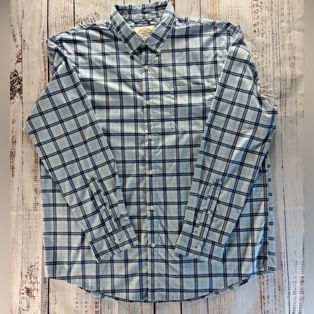 St. John’s Bay Men’s XL Shirt | Light & Dark Blue Plaid | Classic Fit